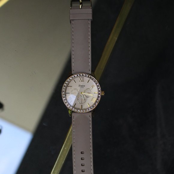 4 Rhinestone Watches (3 Geneva + 1 Vice Versa) - Picture 9 of 13